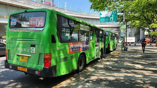 종점에 주정차된 마을버스들. [헤럴드 DB]