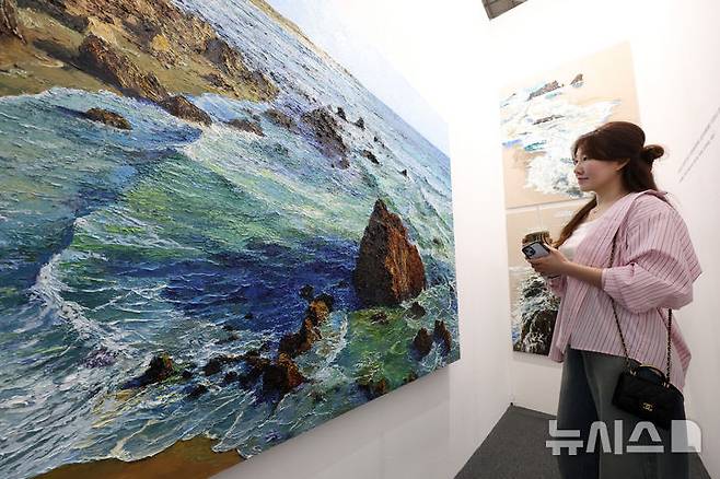 [서울=뉴시스] 박진희 기자 =김남표 바다 시리즈 신작.  2025.05.08. pak7130@newsis.com