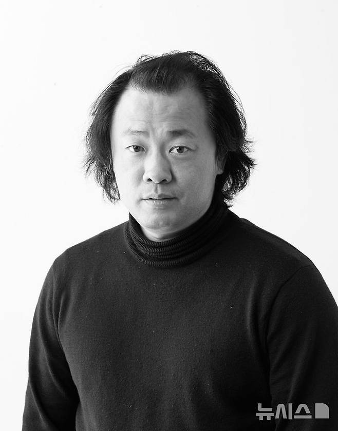 [창원=뉴시스]제24회 문신미술상 수상 작가로 선정된 안재영 미술가.(사진=문신미술상 운영위원회 제공) 2025.05.16. photo@newsis.com