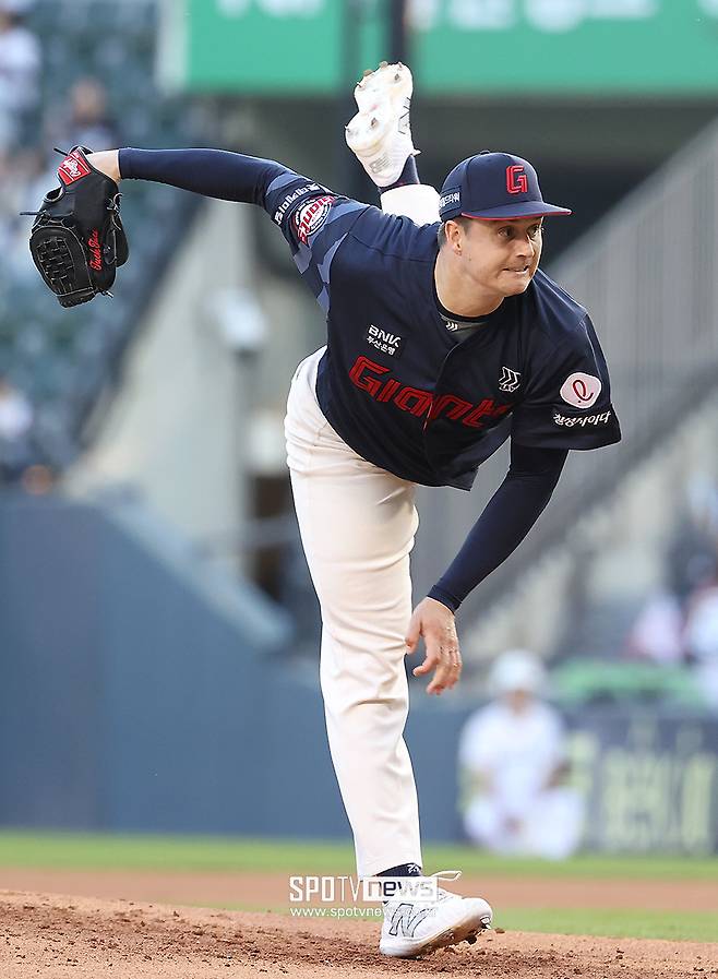 ▲ 데이비슨의 안정감은 김태형 롯데 감독으로부터도 높은 평가를 받고 있다 ⓒ곽혜미 기자