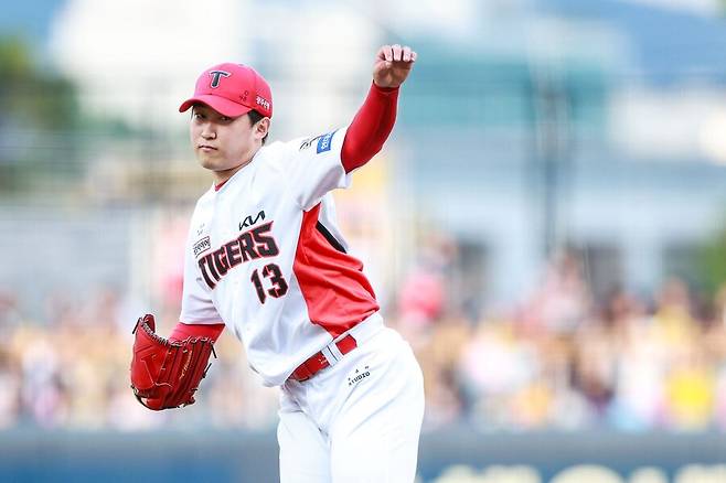 ▲ 모처럼 1군에서 등판한 윤영철은 이날 2군행 직전보다 더 좋은 구위를 보여주며 코칭스태프의 호평을 모았다 ⓒKIA타이거즈