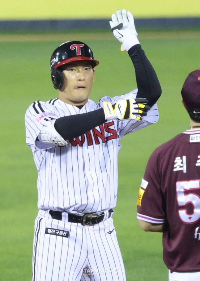 세리머니를 하고 있는 함창건. /사진=김진경 대기자