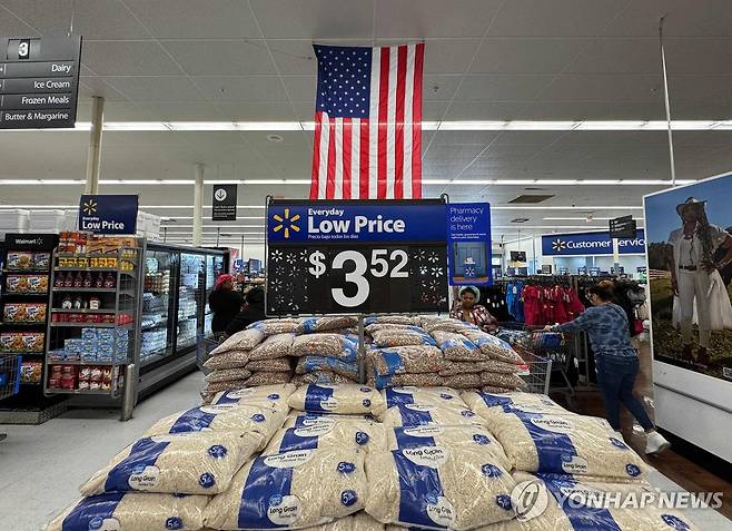 미국 캘리포니아의 월마트 매장에서 판매 중인 쌀  [AFP 연합뉴스 자료사진. 재판매 및 DB 금지]
