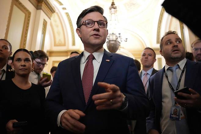 15일(현지시간) 공화당 소속의 마이크 존슨 미국 하원의장 [AFP 연합뉴스. 게티이미지. 재판매 및 DB 금지]