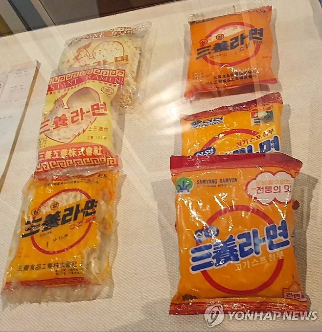 삼양라면 [촬영 이충원] 1963년 탄생한 우리나라 최초의 라면 삼양라면.  2021.1.30  [서울생활사박물관 전시품 촬영]