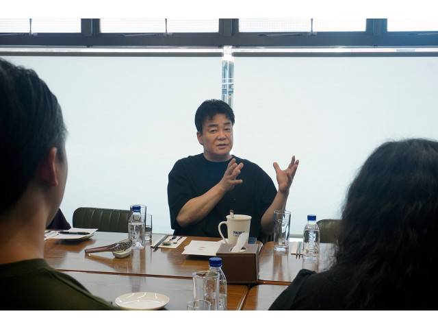 기자들과 대화 중인 백종원 더본코리아 대표/사진제공=더본코리아