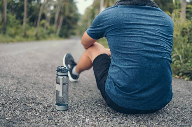 운동은 건강을 유지하고 체중을 줄이는 데 도움이 된다. 하지만 잠을 줄여서까지 하는 운동은 오히려 역효과를 가져올 수 있다. [사진=게티이미지뱅크]