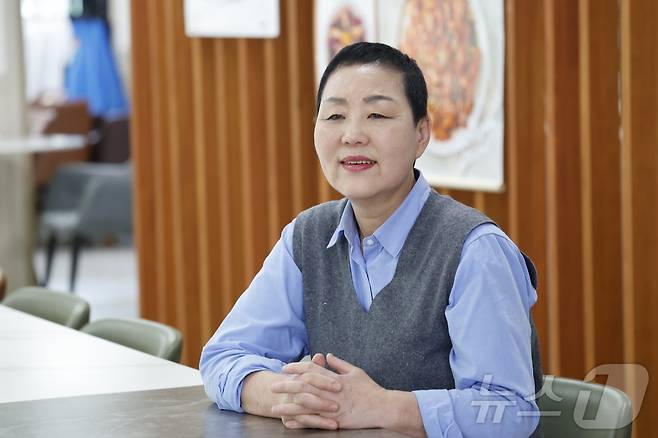 광주 북구 운정동에 위치한 '한백년식당' 대표 최선희씨.ⓒ News1 김태성 기자