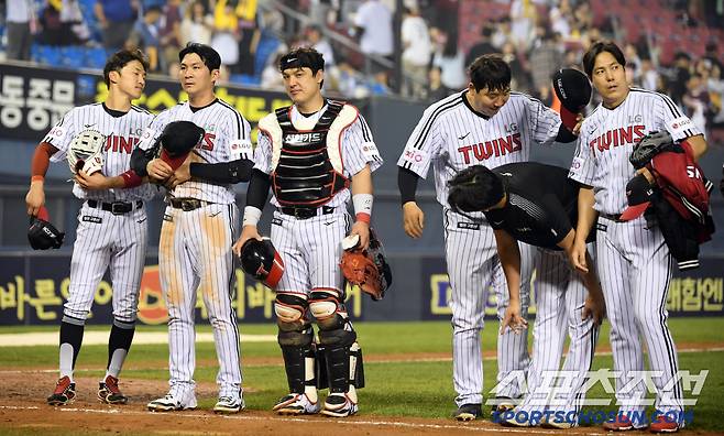 15일 잠실구장에서 열린 LG 트윈스와 키움 히어로즈의 경기. 승리한 LG 선수들이 기뻐하고 있다. 잠실=박재만 기자 pjm@sportschosun.com/2025.05.15/