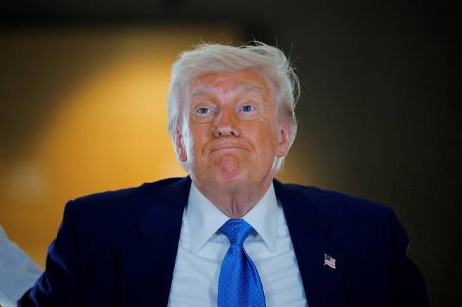 도널드 트럼프 미국 대통령이 16일 아랍에미리트에 방문했다./로이터 연합뉴스