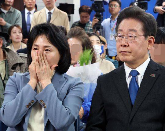 김혜경(왼쪽)씨와 이재명 더불어민주당 대선 후보.ⓒ뉴시스