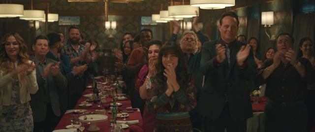 음식의 진정한 맛은 무엇일까. 함께 웃으며 음식을 먹는 게 진정한 맛을 만들어 내는 거 아닐까. '논나'는 음식과 맛에 대해 질문을 던진다. 넷플릭스 제공