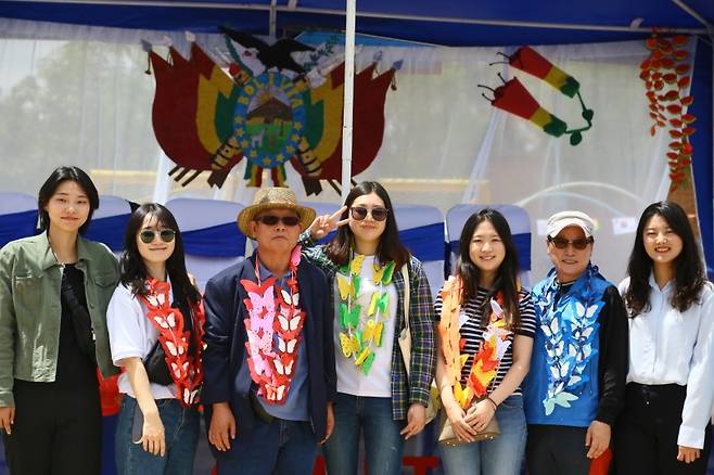 ▲ 코이카 교육생들과 함께(왼쪽 세 번째)