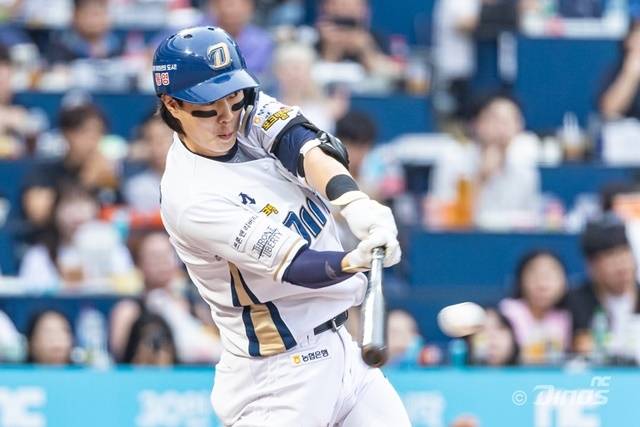 박건우는 17일 키움과의 더블헤더 1차전에서 홈런포를 가동했다. 사진=NC 제공