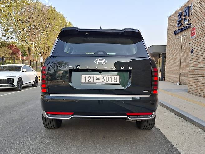 신형 팰리세이드 하이브리드 후면부 [김성우 기자]