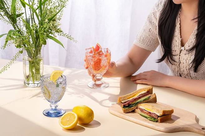 [서울=뉴시스] 웨스틴 조선 서울 세이버 더 서머 패키지. (사진=웨스틴 조선 제공) *재판매 및 DB 금지