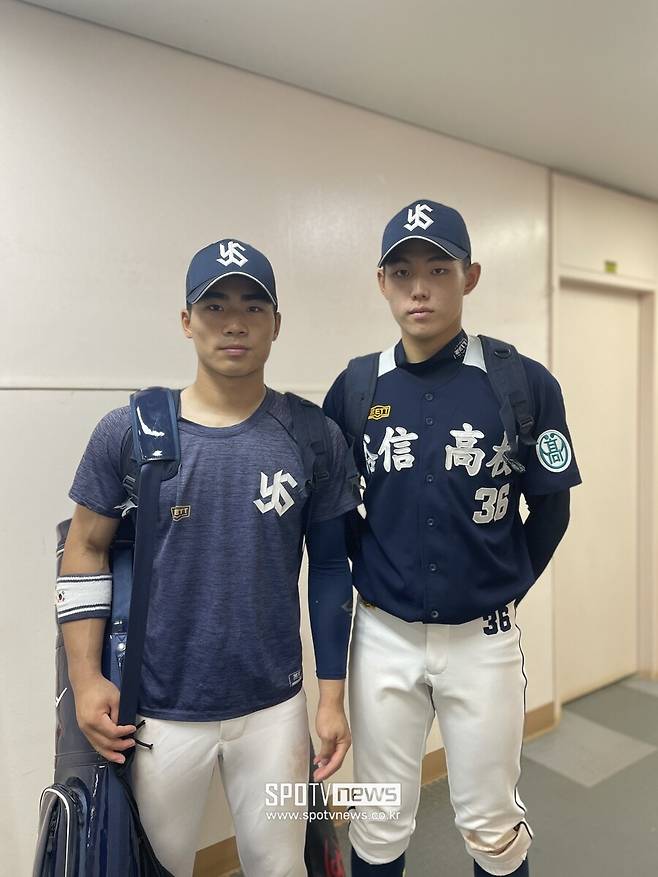 ▲ 유신고 중견수 오재원(왼쪽)과 3루수 신재인. ⓒ 신원철 기자