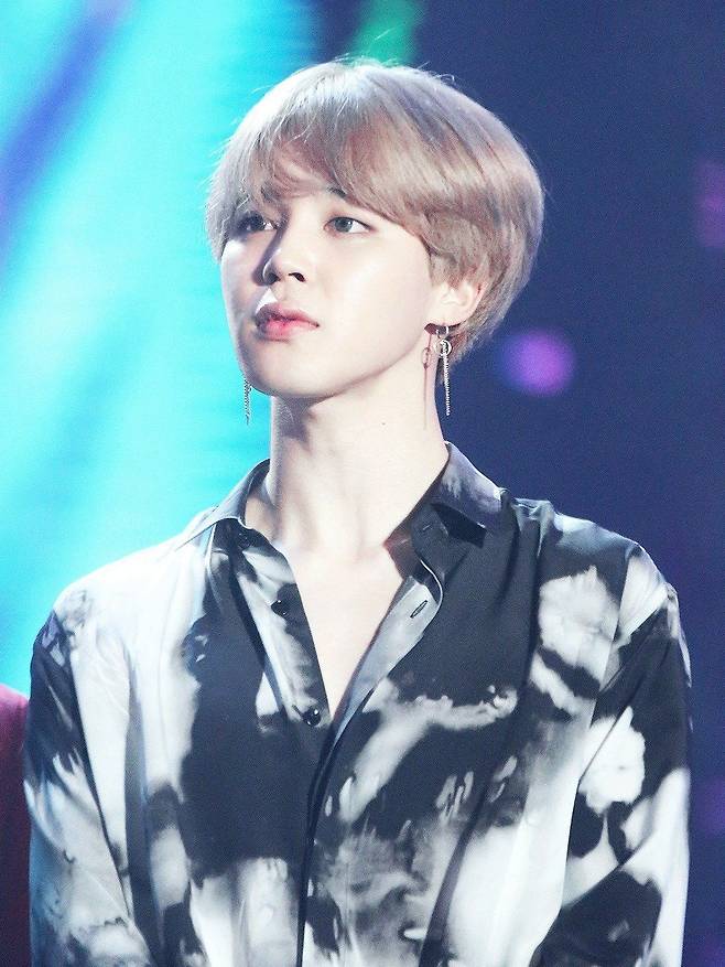 방탄소년단 지민 'Who' K팝 최초 스포티파이 美차트 300일 연속 차트인