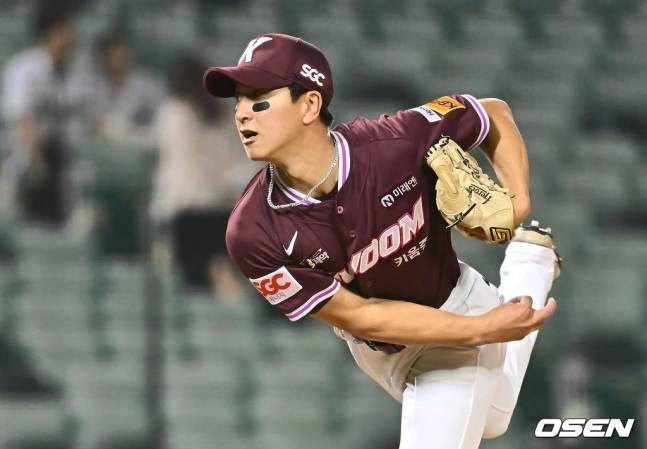 키움 주승우가 17일 울산 NC전에서 역투하고 있다.