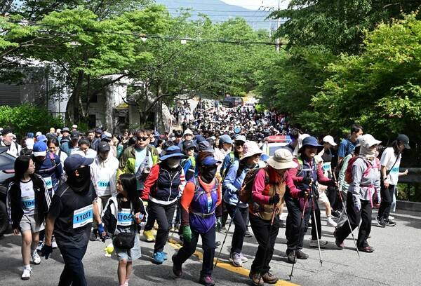 진해만생태숲걷기대회가 18일 창원시 진해구 풍호공원운동장 및 진해드림로드 일원에서 열렸습니다. /김구연 기자