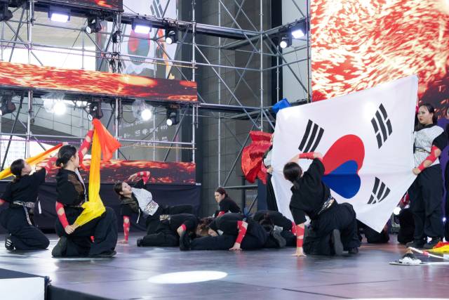 2025 부산스텝업댄스페스티벌 ‘주니어 퍼포먼스 챔피언십’에서 1등을 차지한 ‘웰보스 크루’ 경연 모습. 청년문화진흥협회 제공