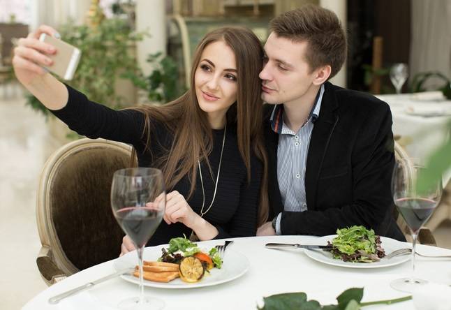 셀카 사진으로 생물학적 나이를 알 수 있는 AI 모델이 개발됐다. 이 모델은 암 환자의 생존율 예측에 사용되는 등 치료 방식에 영향을 미칠 수 있다. 실전에 사용되기 위해선 보다 많은 대규모 실험이 필요하다. [사진=게티이미지뱅크]