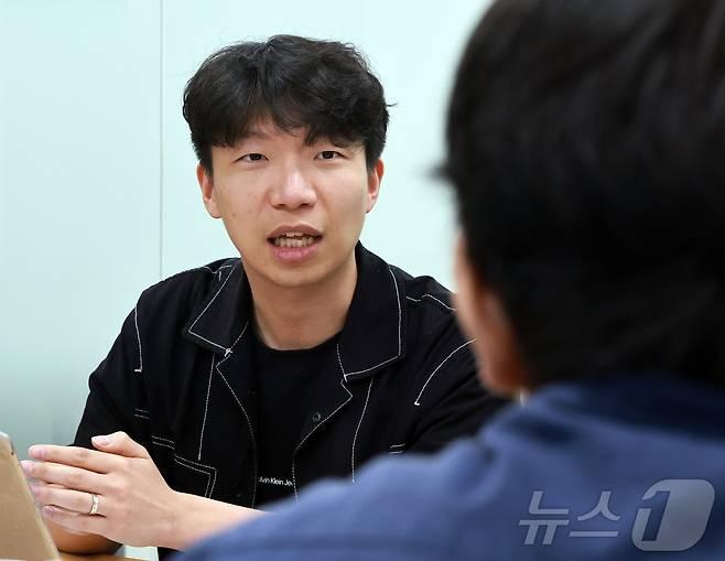 이성환 대한공중보건의사협의회장이 서울 용산구 대한의사협회 내 의료배상공제조합에서 뉴스1과 인터뷰를 하고 있다. 2025.5.14/뉴스1 ⓒ News1 김진환 기자