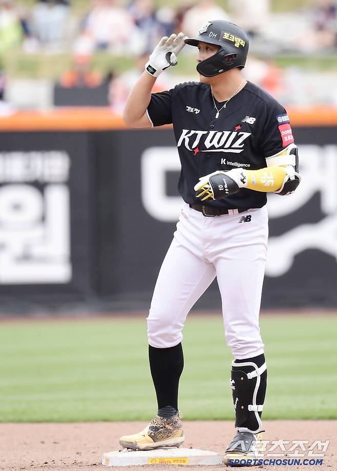 27일 대전 한화생명볼파크에서 열린 한화와 KT의 경기. 9회 1타점 2루타 날린 KT 황재균. 대전=송정헌 기자songs@sportschosun.com/2025.04.27/