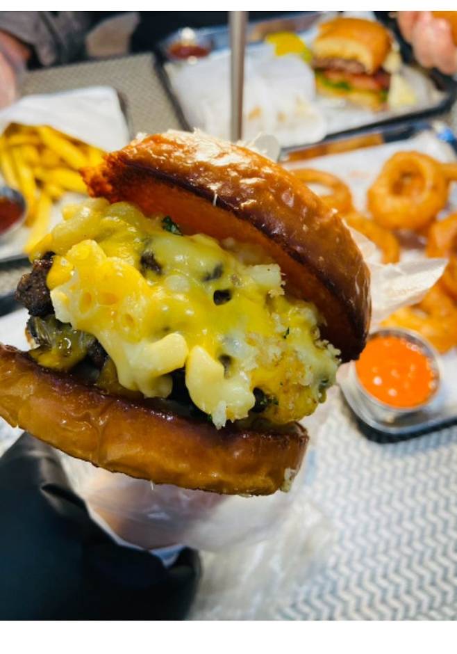 Internet_20250518_084958_8.jpeg 고든램지 햄버거 오픈이벤트 갔다 빈손으로 돌아온 어머니 후기 (슬픔이 행복으로 바뀌는 순간) .jpg