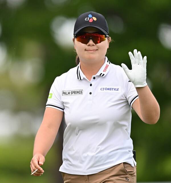 2025년 한국여자프로골프(KLPGA) 투어 제17회 두산 매치플레이 대회에 출전한 홍정민 프로가 넷째 날 8강전에서 경기하는 모습이다. 사진제공=KLPGA