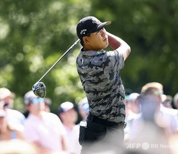 미국프로골프(PGA) 투어 2025시즌 두 번째 메이저 대회 PGA챔피언십 우승에 도전하는 김시우 프로가 3라운드에서 경기하는 모습이다. 사진제공=ⓒAFPBBNews = News1