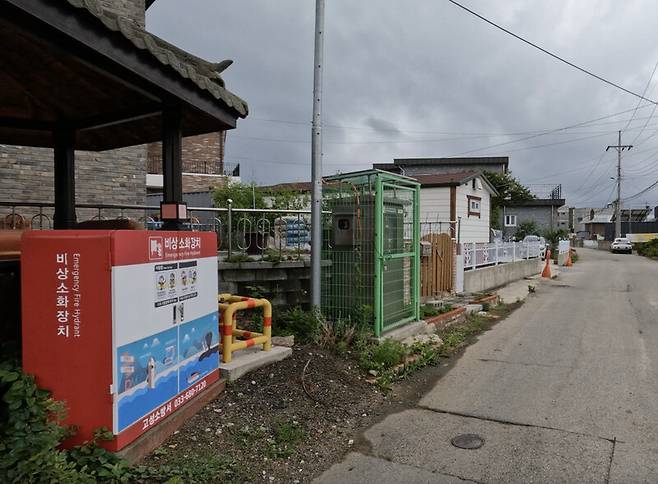 강원 고성 홍와솔 마을의 비상소화장치. 손주영