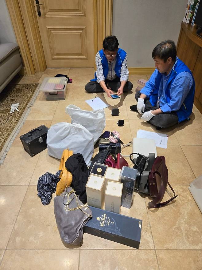 고액 체납자 가택 수색 현장