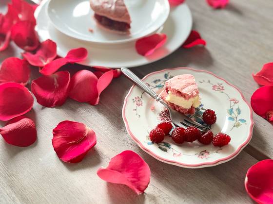 폭신한 식감이 매력적인 다쿠아즈. 사진 안미연