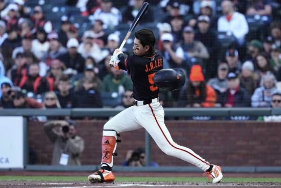 6경기 연속 안타가 무산된 이정후. 시즌 타율은 0.289에서 0.282로 내려갔다. AP=연합뉴스