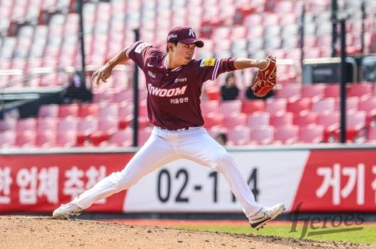 김연주의 투구 모습.