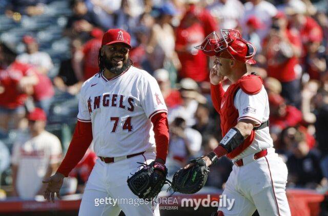 켄리 젠슨과 로건 오호피/게티이미지코리아