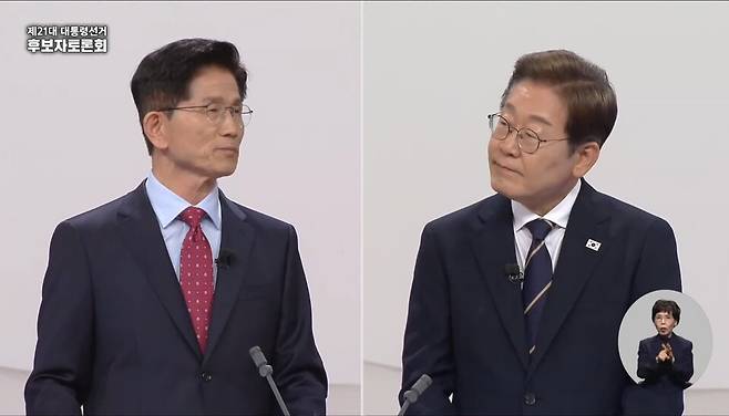 18일 중앙선거방송토론위원회가 서울 상암동 SBS 스튜디오에서 개최한 경제 분야 TV토론에서 김문수 국민의힘 대선후보와 이재명 더불어민주당 후보가 토론하고 있다. ⓒ중앙선거방송토론위원회 유튜브 캡쳐