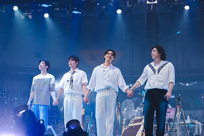 밴드 데이식스의 세 번째 월드투어 ‘포에버 영 피날레 인 서울’ 공연. JYP엔터테인먼트