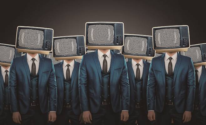 '윤 어게인'을 외치며 흘리는 그들의 눈물은 베를린 지하벙커에서 인질들이 인질범인 히틀러를 향해 보였던 황당한 눈물과도 닮았다.[일러스트｜게티이미지뱅크]