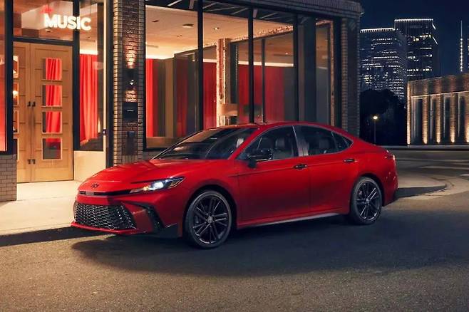 토요타 2026년형 캠리 나이트쉐이드 에디션