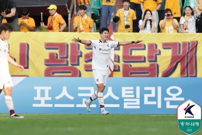 헤더 결승골을 터트리고 환호하는 광주 박인혁 [한국프로축구연맹 제공. 재판매 및 DB 금자ㅣ]