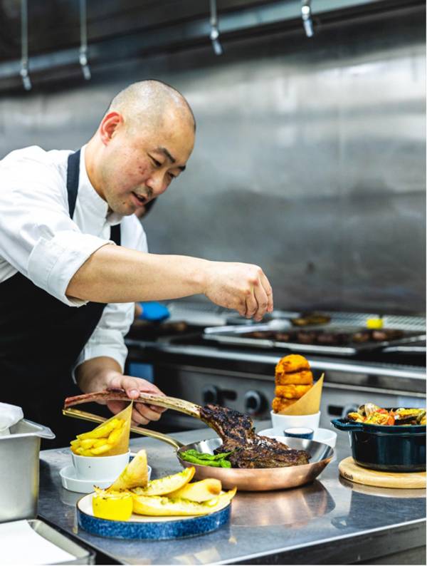 드림타워에서 양식 조리를 맡은 버튼 리 셰프. 사진=제주드림타워.