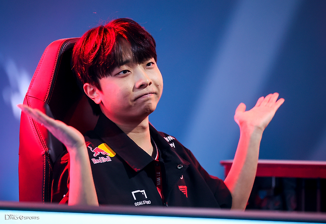 '별' 박기홍이 'JM' 김정민에 완승을 거뒀다.