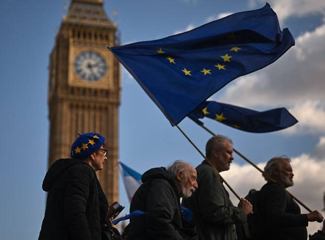지난해 9월 영국 런던에서 영국의 유럽연합 복귀를 요구하는 시위대. (사진=AFP)