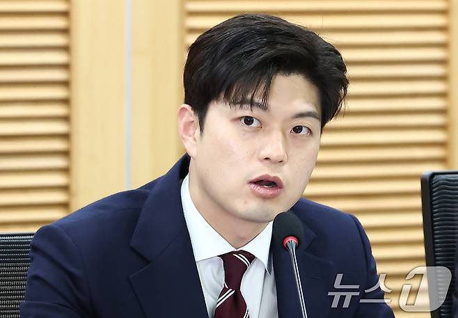 김용태 국민의힘 비상대책위원장이 16일 서울 여의도 국회 의원회관에서 열린 'e스포츠 지역리그의 성공적 정착 및 발전을 위한 토론회'에서 축사를 하고 있다. 2025.5.16/뉴스1 ⓒ News1 김민지 기자