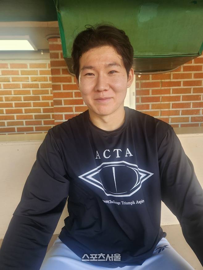 NC 주장 박민우가 18일 울산 문수구장에서 열린 키움과의 경기에서 승리한 후 인터뷰를 하고 있다. 울산=김민규 기자 kmg@sportsseoul.com