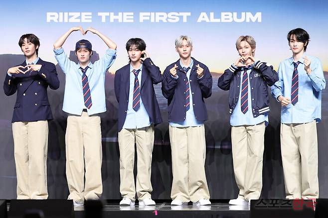첫 정규 앨범 '오디세이(ODYSSEY)' 프레스 프리미어에 참석한 그룹 라이즈(RIIZE). ⓒ이혜영 기자 lhy@hankooki.com