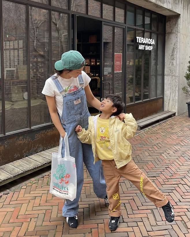 인스타그램 @leesiyoung38