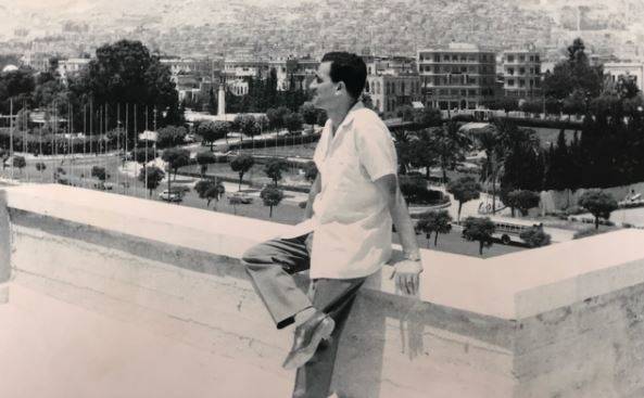 시리아에서 엘리 코헨. 사진 출처 이스라엘 총리실